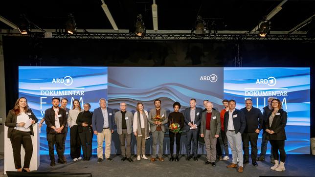 Jury und Preisträger beim ARD-Dokumentarfilm-Wettbewerb 2021 - Leipzig 27. Oktober 2021