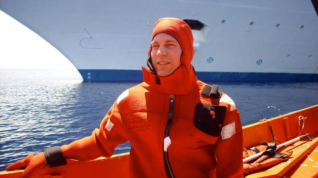 Kadett Robin Siemer bei der Rettungsübung.