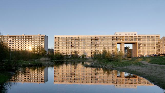 Bild: NDR/Matthias Sdun Sanierter Wohnblock in Gellerup, einem Stadtviertel im Westen von Aarhus, wo besonders viele Migrantinnen und Migranten wohnen.