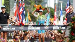 Anne Haug beim Ironman von Hawaii im Ziel
