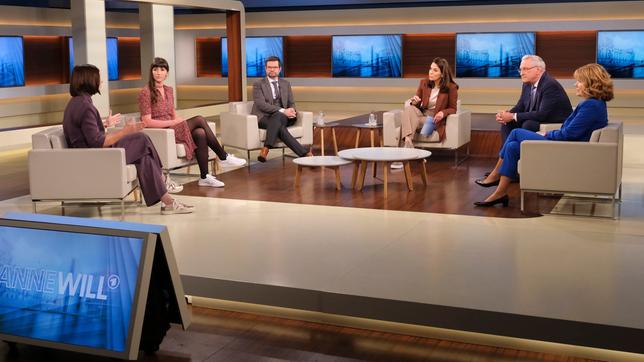 Die Runde bei ANNE WILL | Bild: NDR/Wolfgang Borrs