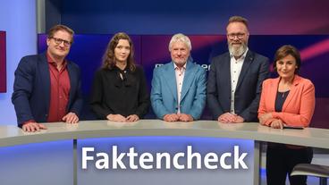Bild: WDR/Oliver Ziebe Die Gäste (v.l.n.r.): Michael Bröcker, Anna Mayr, Jürgen Becker, Claus Ruhe Madsen