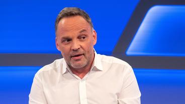 Bild: WDR/Oliver Ziebe Angesichts des schnellen Anstiegs der Infektionszahlen und einer drohenden Überlastung des Gesundheitswesens haben Bund und Länder über Ostern den schärfsten Lockdown seit Beginn der Pandemie beschlossen. Gleichzeitig sinken die Zustimmungswerte der Bevölkerung zur Corona-Politik immer weiter. Verspielt die Politik das Vertrauen der Bürger? – Zu Gast: Dirk Neubauer (SPD, Bürgermeister von Augustusburg).