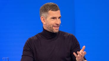Bild: WDR/Oliver Ziebe Angesichts des schnellen Anstiegs der Infektionszahlen und einer drohenden Überlastung des Gesundheitswesens haben Bund und Länder über Ostern den schärfsten Lockdown seit Beginn der Pandemie beschlossen. Gleichzeitig sinken die Zustimmungswerte der Bevölkerung zur Corona-Politik immer weiter. Verspielt die Politik das Vertrauen der Bürger? – Zu Gast: Micky Beisenherz (TV-Moderator).