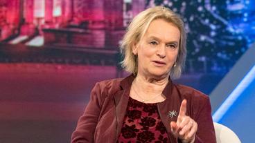 Bild: WDR/Max Kohr Moderatorin Sandra Maischberger (r) im Gespräch mit Elke Heidenreich (Schriftstellerin).