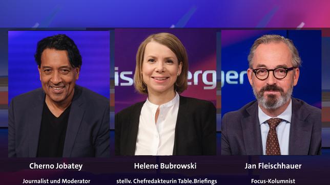 Bild: Alle WDR/Oliver Ziebe Cherno Jobatey, Helene Bubrowski und Jan Fleischhauer (v.l.n.r.)