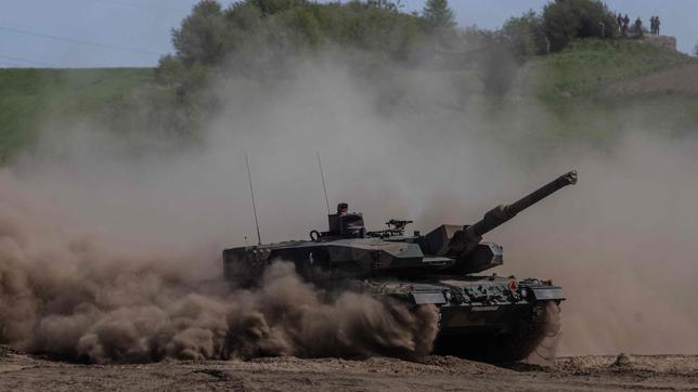 Pistorius und die Panzer-Fragen: Warum zögert die Bundesregierung?