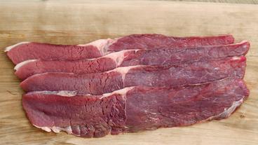 Die Produktionskosten für das Laborfleisch sind momentan noch extrem hoch.