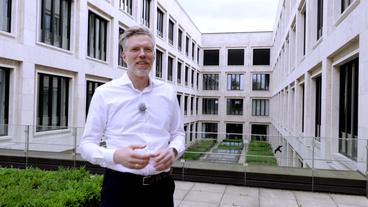 Bild: ARD Die Renditeversprechen von bis zu fünf Prozent pro Woche hält Andreas Hackethal für "völligen Humbug".
