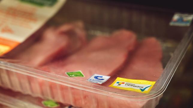 Fleisch wird in Zukunft deutlich teurer werden.