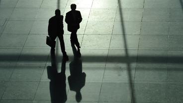 Schatten von zwei Menschen