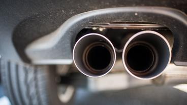 Bild: dpa Auspuff von Dieselfahrzeug