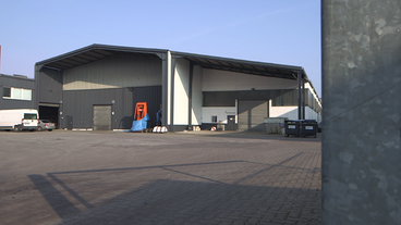 Bild: SWR Lagerhalle, von der aus chinesische Importeure versenden