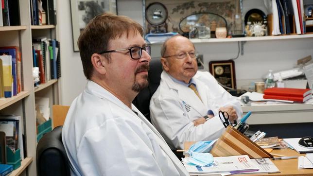 Bild: MDR/Benno Wenz Florian Krammer und Peter Palese