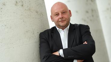 Bild: picture alliance / dpa/Arne Dedert Der Autor Thomas Hettche