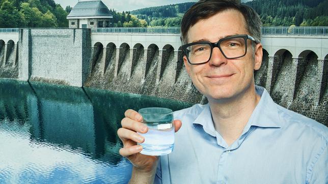 NRW ist das Land der Talsperren. Nirgendwo sonst in Deutschland gibt es so viele große Talsperren wie hier! Sie schützen uns vor Hochwasser – und sie versorgen uns mit Trinkwasser. - Moderator Ralph Caspers