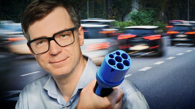 Vom Verbrenner zum Elektro-Auto, so soll eine ökologisch sinnvolle Verkehrswende gelingen. Aber kann das funktionieren? Wie ökologisch ist es wirklich, mit einem E-Auto zu fahren? Insbesondere hängt das von der Größe der Batterie ab: Je größer sie ist, umso mehr Ressourcen und CO2 werden bei ihrer Produktion gebraucht bzw. freigesetzt. Umweltfreundlich ist das gar nicht. Erst wenn ein E-Auto viele Kilometer gefahren wird und der Anteil der regenerativen Energien in unserem Strommix steigt, wird es auch wirklich umweltfreundlich. - Die Sendung moderiert Ralph Caspers.