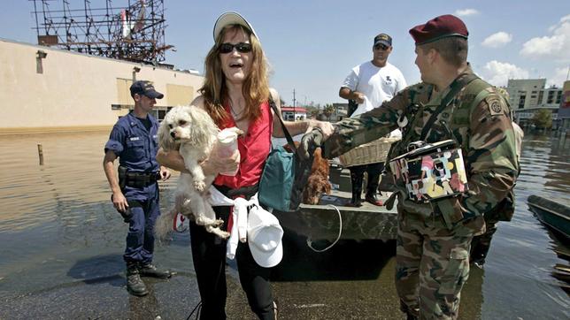 Bild: picture-alliance/ dpa/dpaweb Hurrikan Katrina - Evakuierung