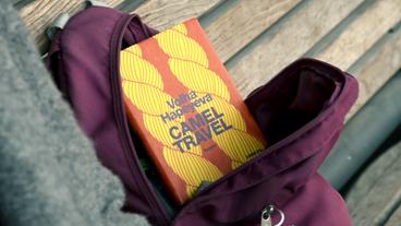 "Camel Travel" heißt der Roman ihrer Kindheit in einer Epoche der Umbrüche.