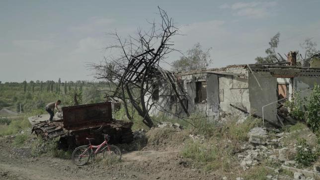"Intercepted" kombiniert die Bilder vom Schlachtfeld mit Telefonaten russischer Soldaten nach Hause.