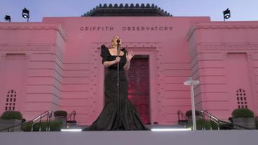 Bild: CBS Adele Konzert vor dem Griffith Park Observatory in Los Angeles