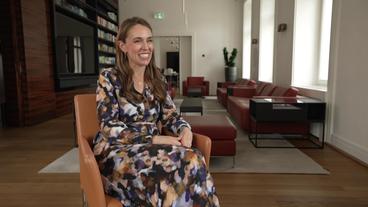 Bild: Das Erste Jacinda Ardern Autorin