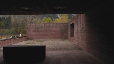 Bild: BR Ein Friedhof aus rotem Stein