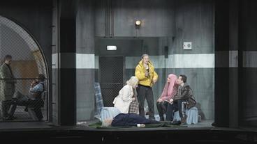 Szene auf einer Theaterbühne