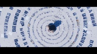 Bild: Bon Voyage Films/Palodeon Pictures/Ghasem Ebrahimian Eine blaue Spirale