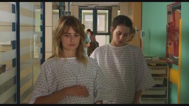 Bild: STUDIOCANAL GmbH Filmverleih Filmszene: Zwei Frauen im Krankenhaus