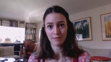 Bild: BR Eine junge Frau gibt ein Skype-Interview