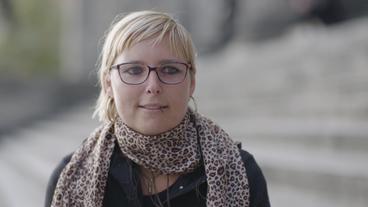 Bild: BR eine junge, blonde Frau gibt ein Fernsehinterview