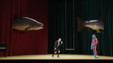 Bild: BR Zwei Schauspieler auf einer Theaterbühne