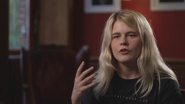 Bild: BR Eine junge Frau gibt ein TV-Interview