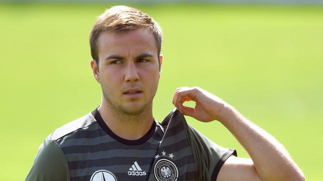 Bild: dpa Der Fußballspieler Mario Götze