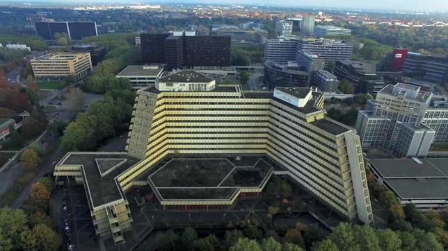 Bild: NDR Die Postpyramide in Hamburg. Ansicht von oben.