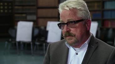Bild: NDR Markus Stötzel, Anwalt Familie Emden.