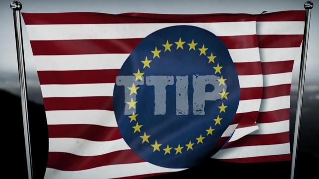 Flagge mit rot-weißen Querstreifen und dunkelblauem EU-Kreis. In der Mitte steht TTIP.