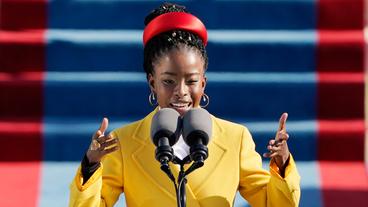 Bild: imago images/MediaPunch Amanda Gorman bei der Inauguration von Joe Biden