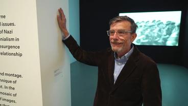 Marcel Odenbach in seiner Ausstellung