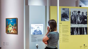 Blick in die Ausstellung "documenta. Politik und Kunst"