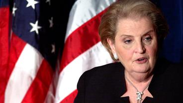 Bild: AP/Stephen J. Carrera Madeleine Albright als Außenministerin (2001)