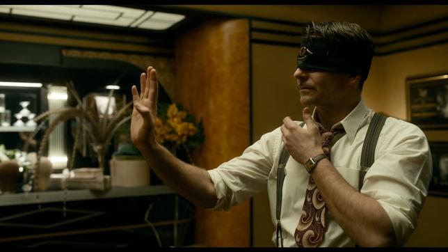 Bradley Cooper als Stanton Carlisle im Film "Nightmare Alley"