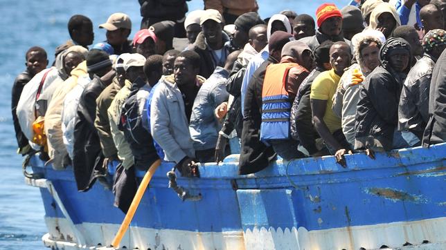 Flüchtlingsboot vor Lampedusa