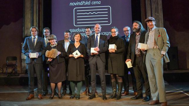 Der deutsch-tschechischen Journalistenpreis geht an den TV-Journalist Dennis Wagner.