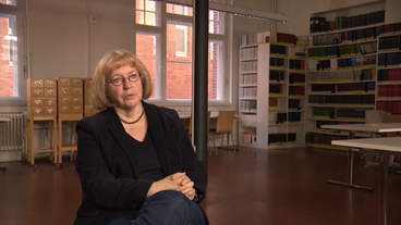 Bild: Screenshot/NDR Beate Meyer schaut in die Kamera.