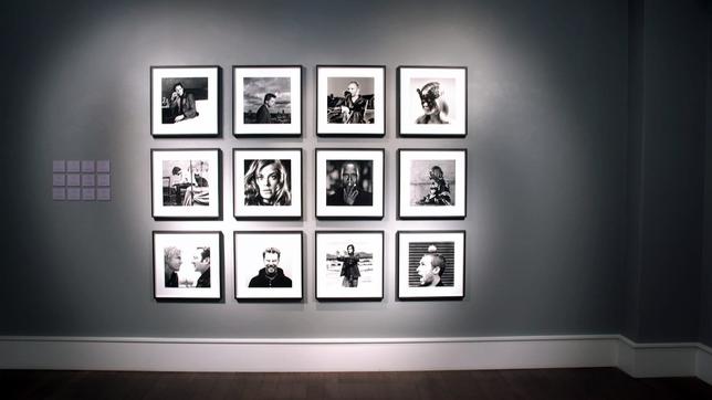 Fotos an einer Wand