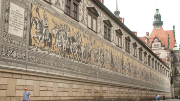 Bild: WDR Außenansicht Gebäude mit Relief