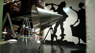 Bild: WDR Übergroßes Megaphone