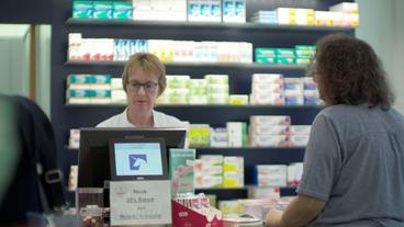 Bild: WDR Apothekerin Katrin Binkert